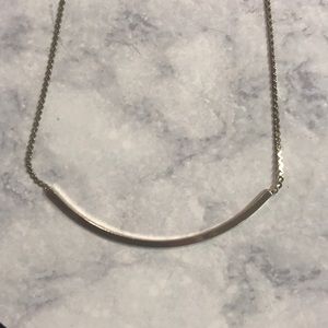 🎁 Modern Gold Curve Necklace